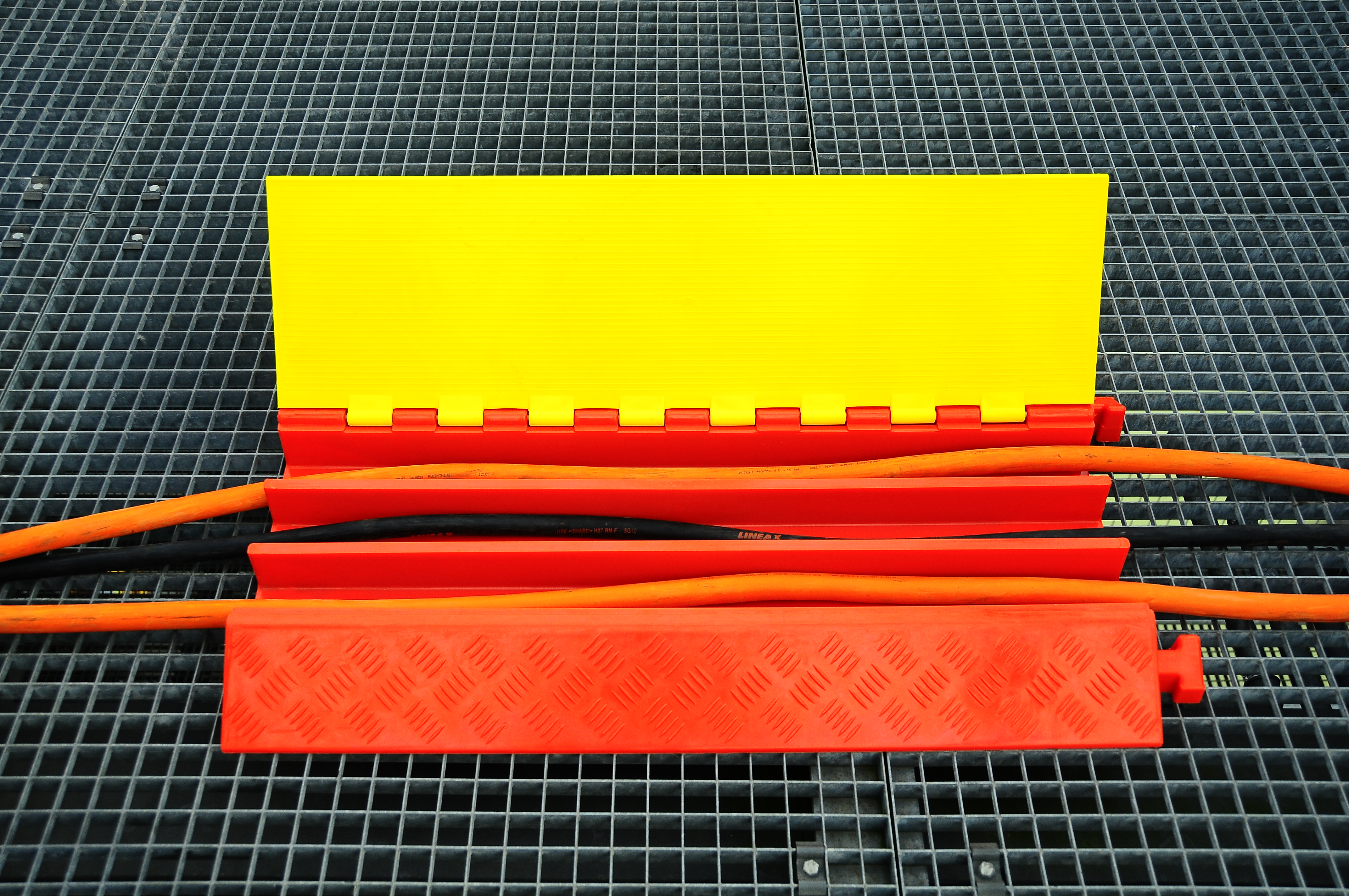 Craig International Cable Guard 5 Channel Black/Yellow CableSafe Pack of 2